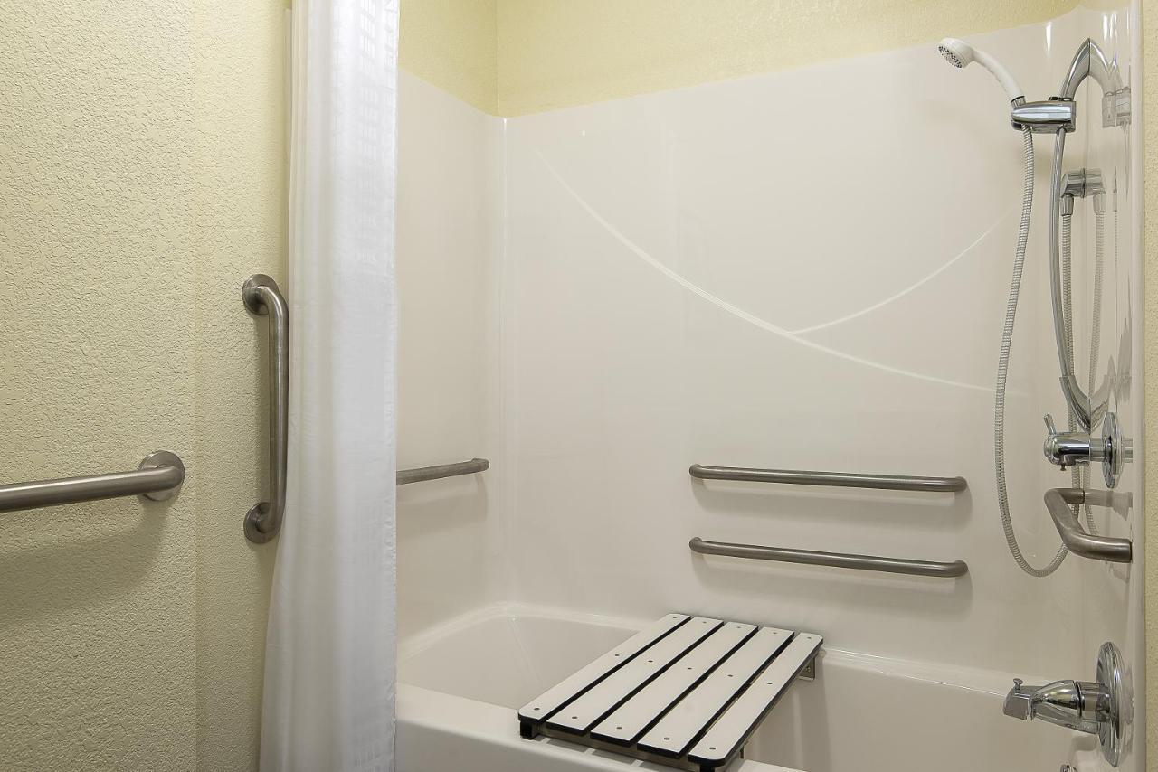 Candlewood Suites Bloomington By Ihg Exterior photo